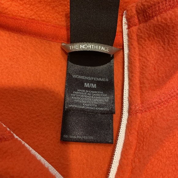 The North Face Fleece Quarter Zip - Picture 2 of 2